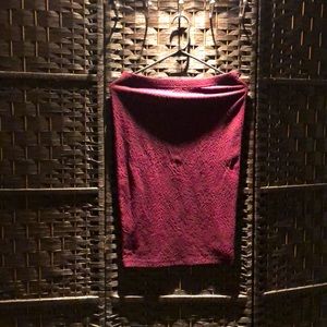 Patterned pencil skirt